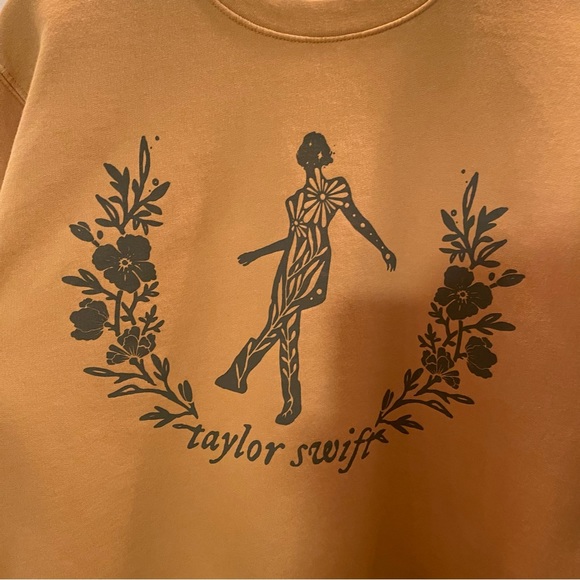 Taylor Swift “Still On That Tightrope” Folklore Crewneck - Picture 4 of 6